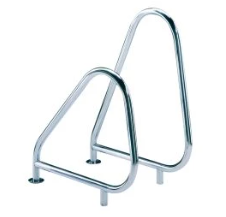 00111 I Agarradera salida piscina modelo asimétrico fijación con anclajes (00143) no incluidosAISI316