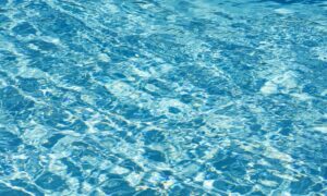 elegir cloro piscina