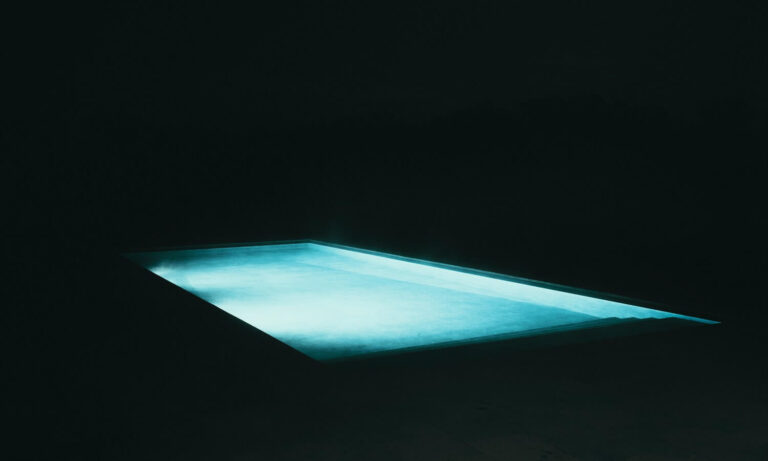 iluminación para piscinas